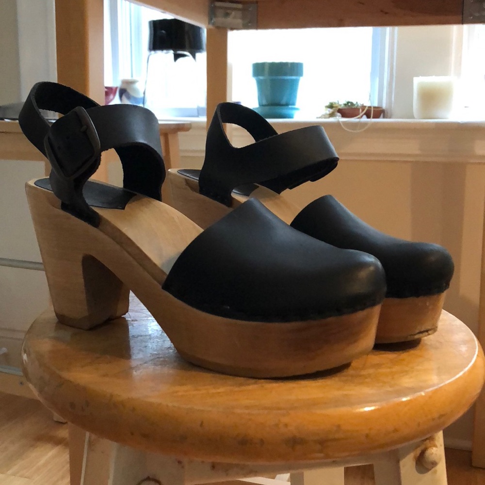 No. 6 Jane Clogs